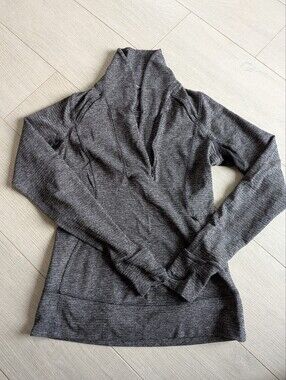 Lululemon Size 8 Long Sleeve Pullover